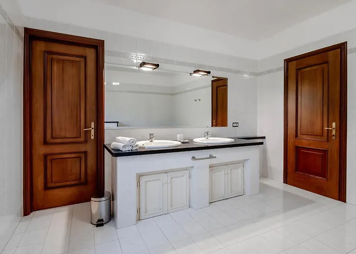 Valleggia With Pool Villa