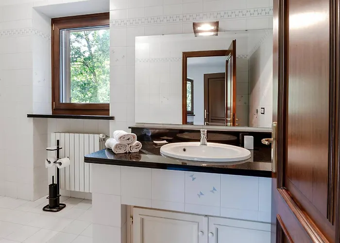 Valleggia With Pool *